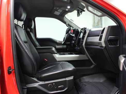 Used 2019 Ford F250 Lariat w/ Lariat Value Package image 16