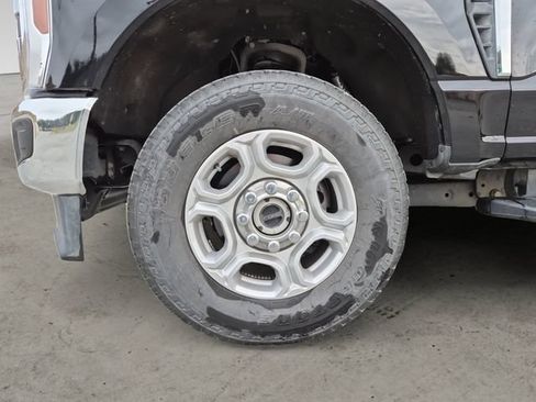 Certified 2025 Ford F250 XLT w/ 360-Degree Camera Package AWD/4WD image 9