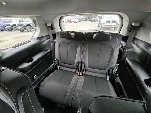 Certified 2023 Jeep Grand Cherokee L Laredo image 24