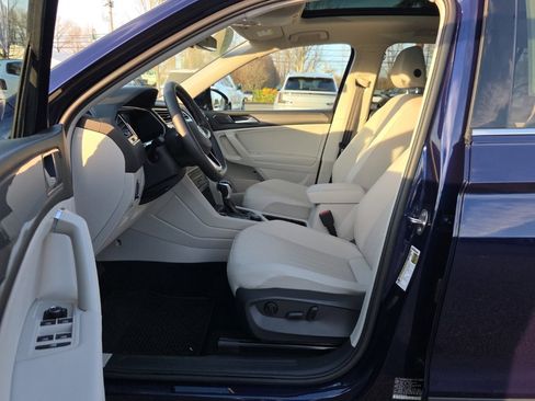 Used 2023 Volkswagen Tiguan SE image 4