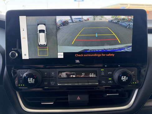 Used 2025 Toyota Grand Highlander AWD image 19