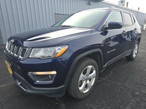 Used 2019 Jeep Compass Latitude w/ Popular Equipment Group image 3
