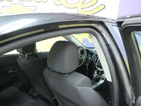 Used 2016 Chevrolet Cruze LT FWD image 10