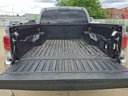 Used 2021 Toyota Tacoma TRD Off-Road AWD/4WD image 30