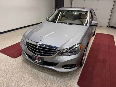Used 2014 Mercedes-Benz E 350 4MATIC Sedan image 5