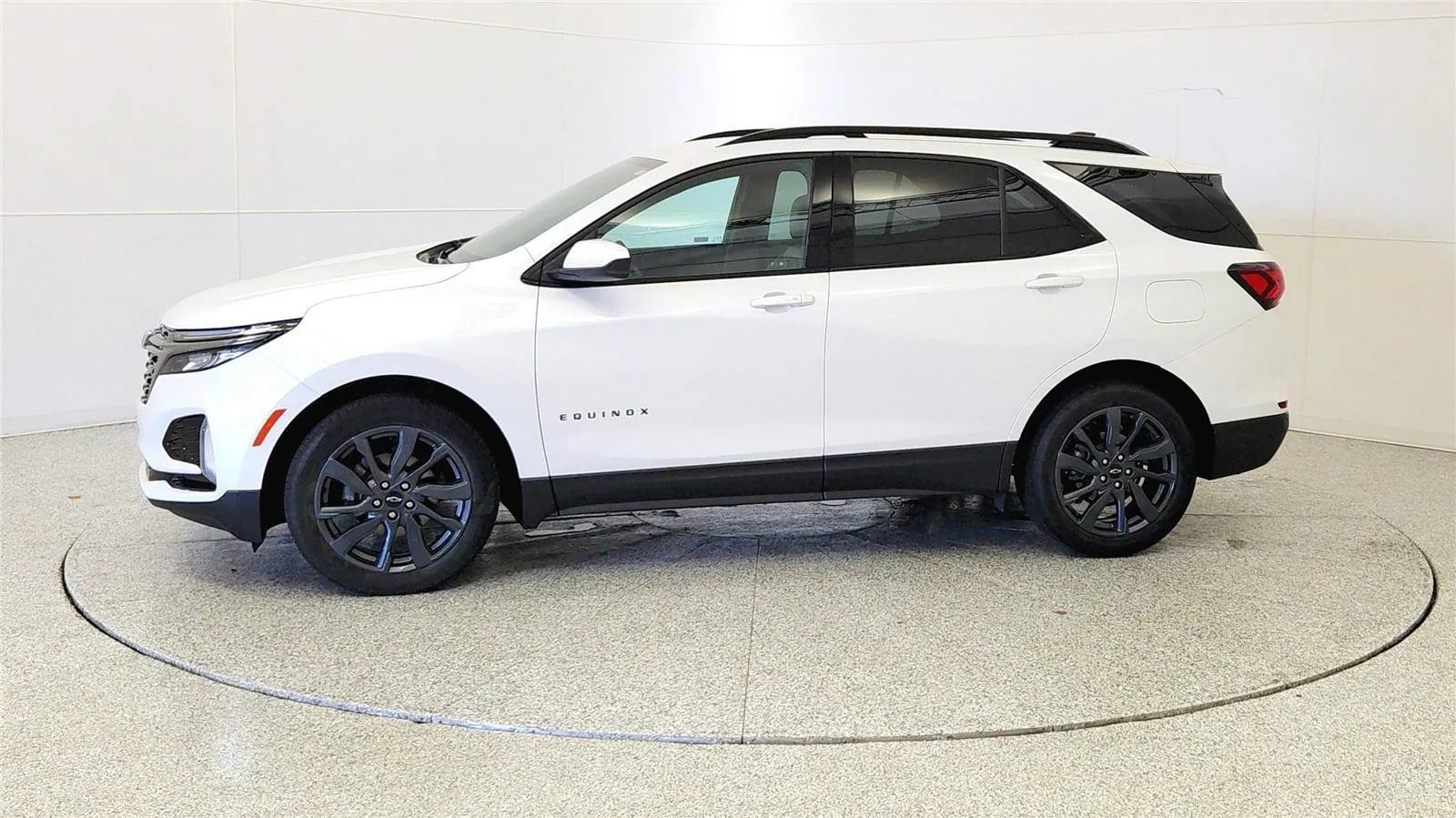 Used 2022 Chevrolet Equinox RS FWD image 4
