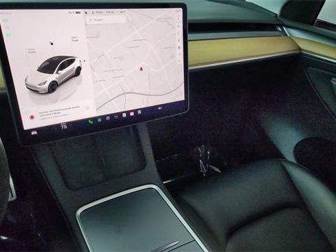 Used 2023 Tesla Model Y Performance image 43