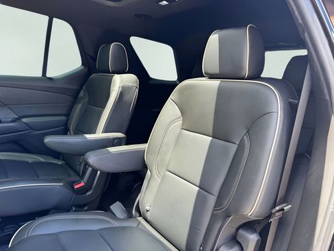 Used 2022 Chevrolet Traverse Premier w/ Redline Edition AWD/4WD image 18