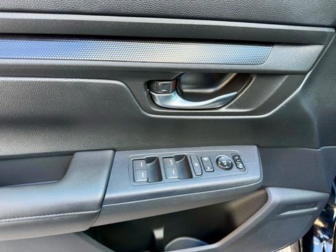Used 2025 Honda CR-V LX image 14