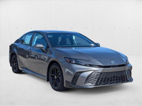 New 2025 Toyota Camry SE image 6