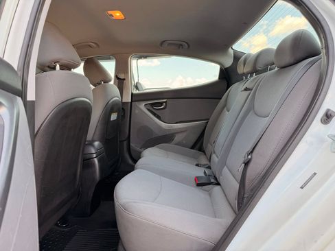 Used 2016 Hyundai Elantra SE w/ Option Group 02 FWD image 17
