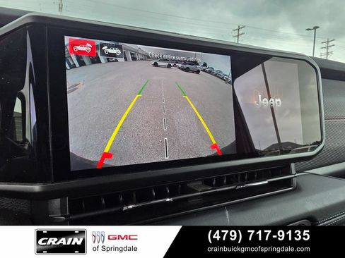Used 2025 Jeep Wrangler Unlimited Rubicon AWD/4WD image 17