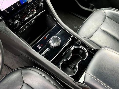 Used 2023 Jeep Grand Cherokee L Limited w/ Black Appearance Package image 18