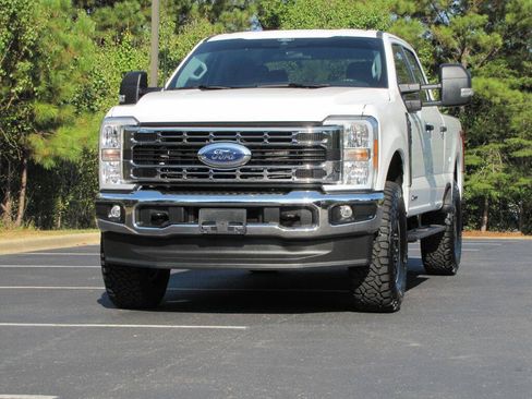 Used 2025 Ford F250 XLT w/ FX4 Off-Road Package AWD/4WD image 8