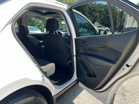 Used 2018 Chevrolet Equinox LT w/ Sun & Infotainment Package AWD/4WD image 15