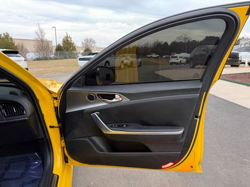 Used 2018 Kia Stinger GT image 18