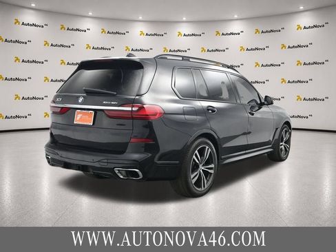 Used 2021 BMW X7 xDrive40i w/ M Sport Package AWD/4WD image 9