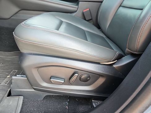 Used 2025 Ford Explorer Active w/ Active Comfort Package RWD image 18