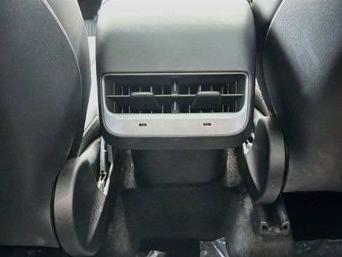 Used 2023 Tesla Model Y AWD image 26