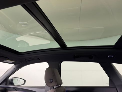 Used 2025 Audi Q5 Premium w/ Convenience Package image 15