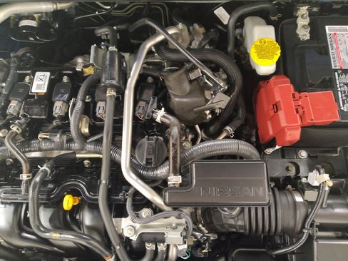 Used 2023 Nissan Sentra SR w/ SR Premium Package FWD image 30
