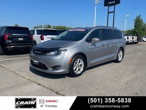 Used 2020 Chrysler Pacifica Touring-L Plus w/ Tire & Wheel Group FWD image 1
