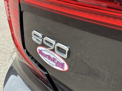 Used 2021 Volvo S90 T6 Inscription image 13