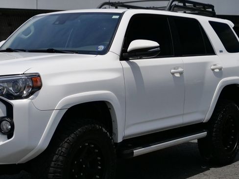 Used 2020 Toyota 4Runner SR5 Premium AWD/4WD image 39