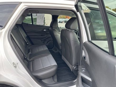 Used 2024 Chevrolet Trax LT image 13