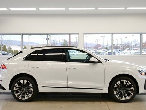 New 2026 Audi Q8 Premium Plus image 7