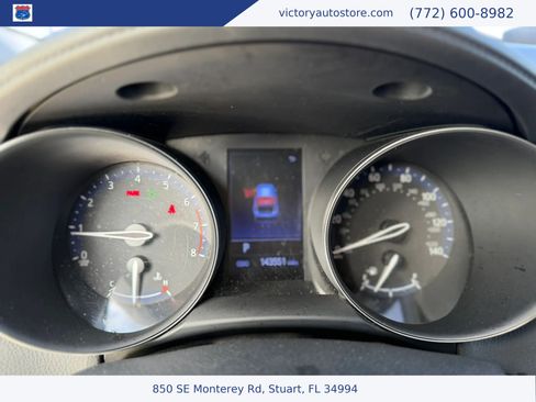 Used 2020 Toyota C-HR LE FWD image 32