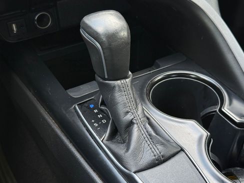 Used 2019 Toyota Camry SE FWD image 31