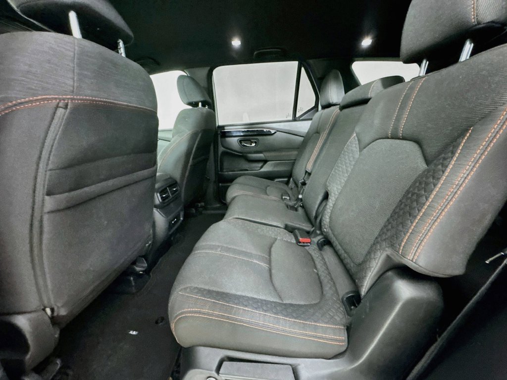 Used 2025 Honda Pilot Sport image 31