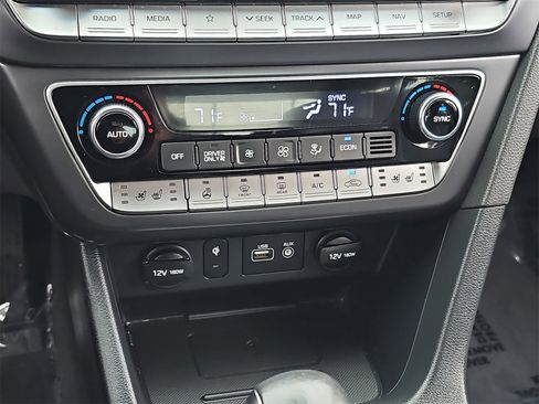 Used 2019 Hyundai Sonata Limited image 24