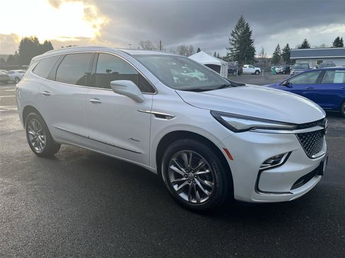 Used 2024 Buick Enclave Avenir image 7