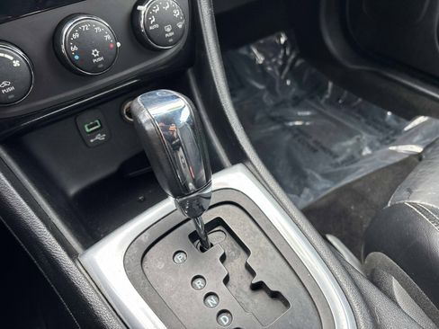 Used 2012 Chrysler 200 S image 31