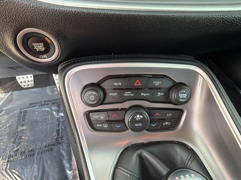 Used 2021 Dodge Challenger R/T w/ Performance Handling Group image 30