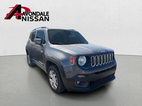 Used 2017 Jeep Renegade Latitude AWD/4WD image 5