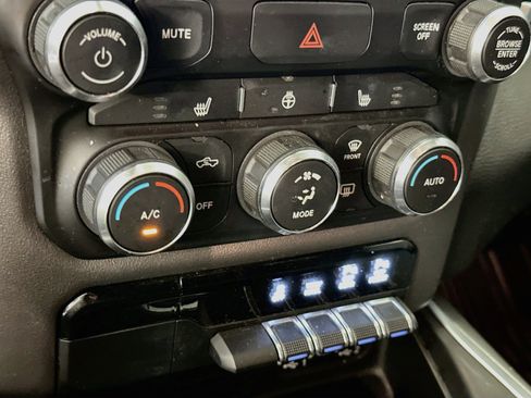 Used 2019 RAM 1500 Big Horn AWD/4WD image 23