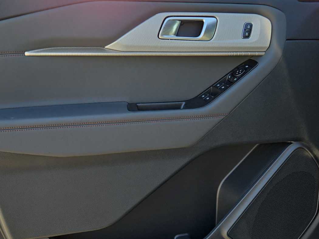 New 2027 Ford Explorer Active RWD image 10