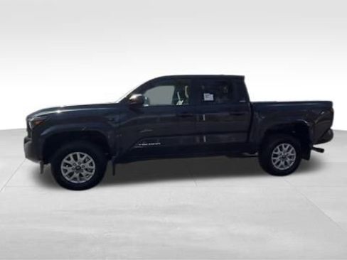 New 2026 Toyota Prius LE image 3