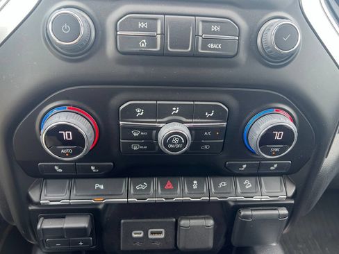 Used 2022 Chevrolet Silverado 1500 LT Trail Boss w/ LT Trail Boss Premium Package AWD/4WD image 15