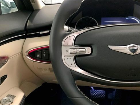 Used 2023 Genesis GV70 2.5T w/ Advanced Package image 17