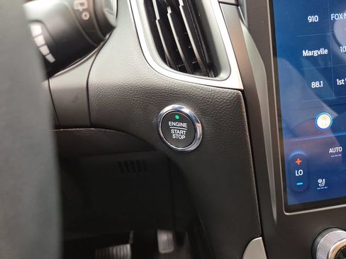 Used 2024 Ford Edge SEL w/ Convenience Package AWD/4WD image 17