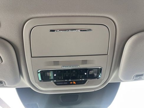 Used 2025 Lincoln Aviator Premiere image 42