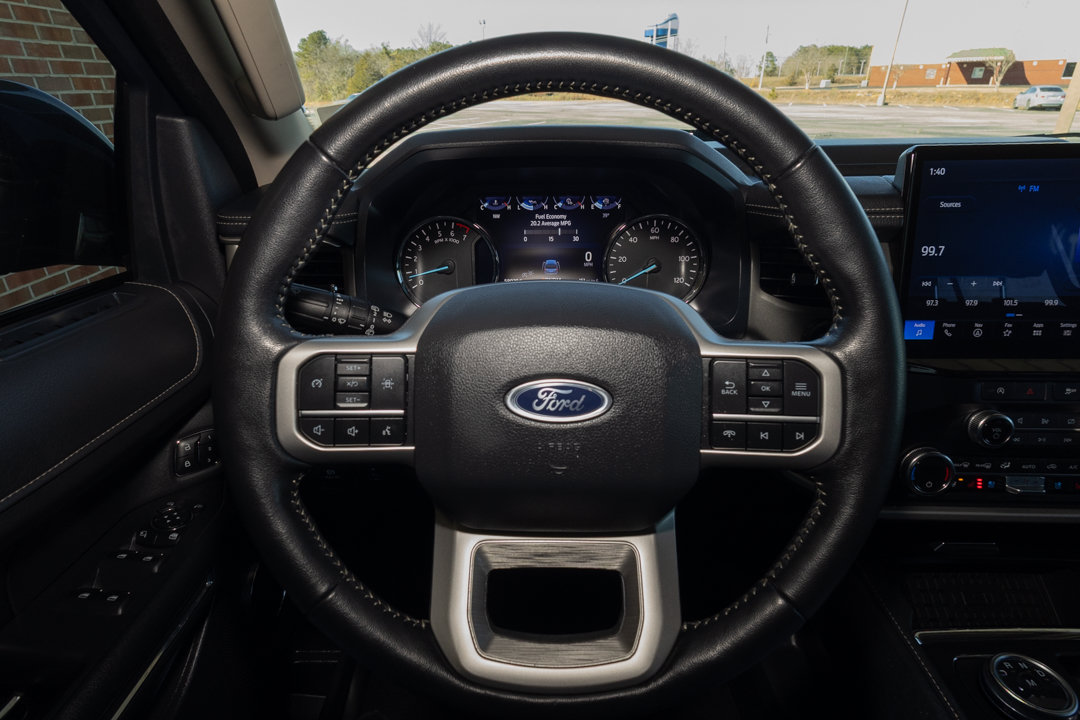 Used 2024 Ford Expedition XLT AWD/4WD image 12