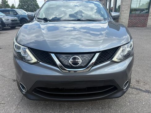 Used 2018 Nissan Rogue Sport SV w/ SV All-Weather Package AWD/4WD image 2