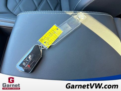 Certified 2025 Volkswagen Atlas SE image 28