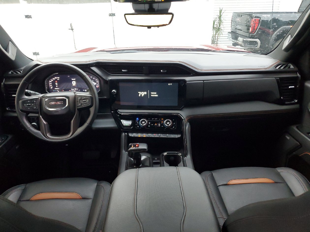 Used 2024 GMC Sierra 1500 AT4 w/ Technology Package AWD/4WD image 12