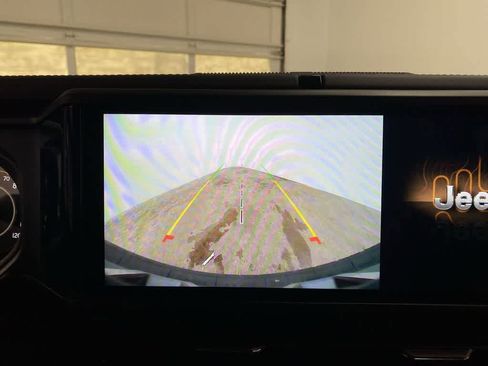 Used 2025 Jeep Wrangler Sahara image 25